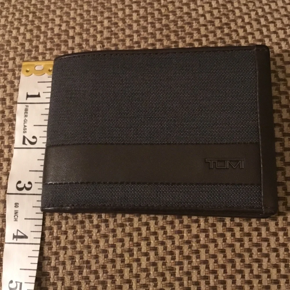 Tumi good preloved